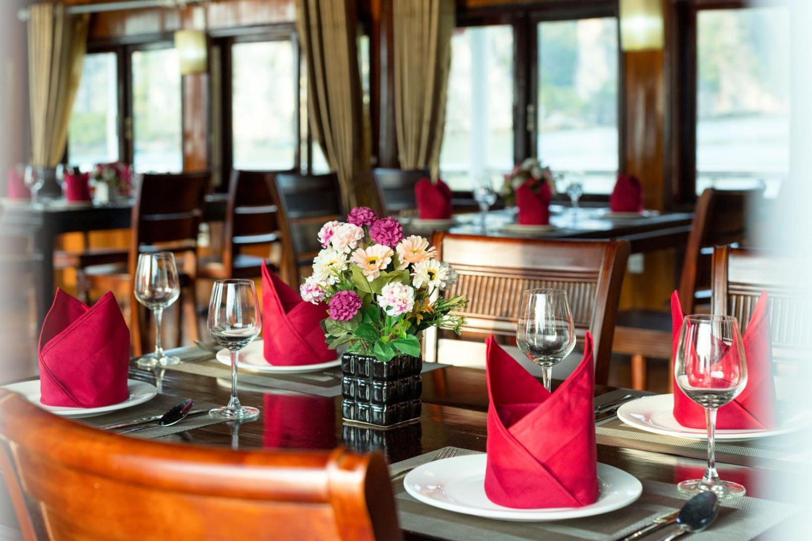 Cozy Bay Classic Cruise Χα Λονγκ Εξωτερικό φωτογραφία